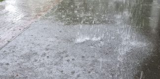 Plouă în Vrancea până mâine după-amiază