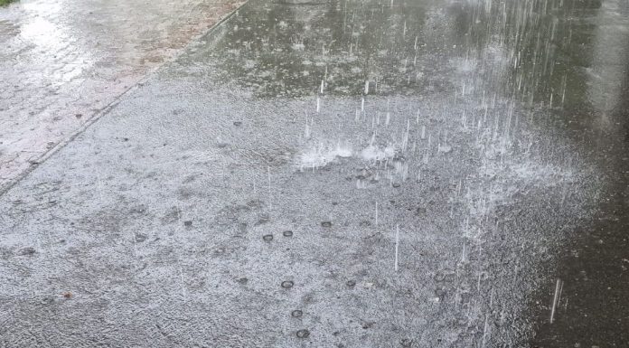 Plouă în Vrancea până mâine după-amiază