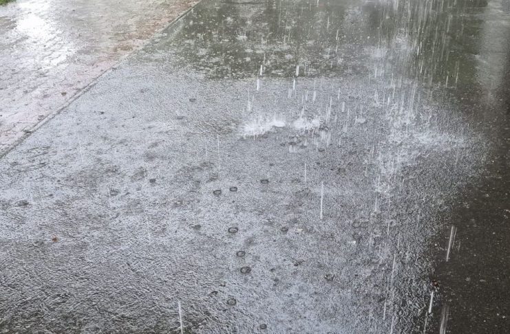 Plouă în Vrancea până mâine după-amiază