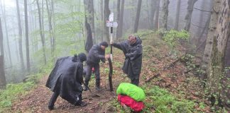 FOTO Traseele turistice din zona Soveja, refăcute de salvamontiști