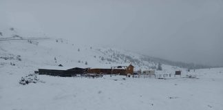 FOTO Zăpadă de poveste, la mijloc de mai, în zonele montane înalte