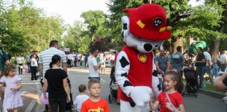 FOTO 1 Iunie – Ziua în care Crângul Petrești și Bazinul de Înot au devenit neîncăpătoare pentru atâta bucurie