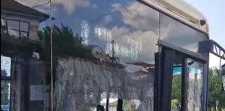 VIDEO Autobuz electric, implicat într-un eveniment rutier în Focșani