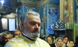 A murit preotul Alexandru Capră, fost protoiereu la Focșani