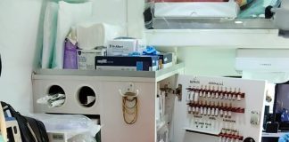 Bărbat dus la spital în stare de inconștiență, după ce a căzut de pe casă