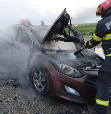 ULTIMA ORĂ O mașină a luat foc pe Șoseaua Vrancei