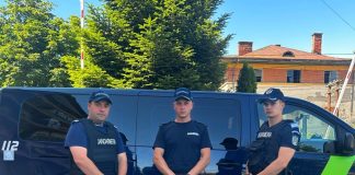 Jandarmii din Panciu au salvat un bebeluș care se înecase cu lapte