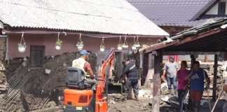 FOTO Voluntarii care intervin în zonele afectate de inundații obligați să se înregistreze