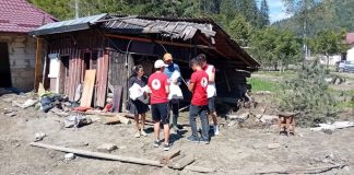 Crucea Roșie Vrancea a dus al doilea transport cu ajutoare la sinistrații inundațiilor din Broșteni, Suceava