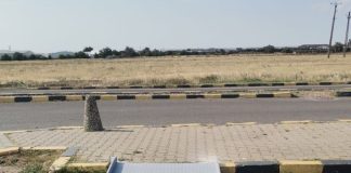 Rampă pentru persoanele cu dizabilități în stația de autobuz de la Focșani Mall