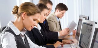 Angajații din administrația publică încep noi proteste față de proiectul de reducere a numărului de posturi