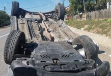 Mașină răsturnată la Măicănești