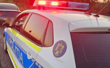 Urmărire ca-n filme în trafic. Un șofer a fugit de polițiștii din Focșani și a fost prins în Rm. Sărat