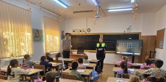 Polițiștii vrânceni, alături de elevi în Programul „Școala Altfel”