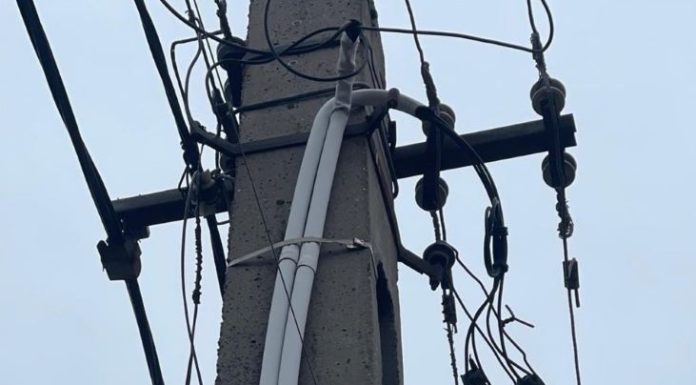 ULTIMA ORĂ Vijelia a oprit furnizarea energiei electrice în câteva zone din Focșani