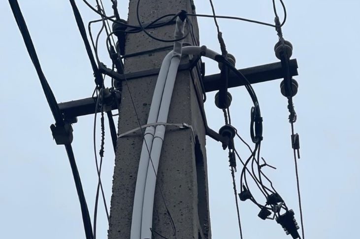ULTIMA ORĂ Vijelia a oprit furnizarea energiei electrice în câteva zone din Focșani