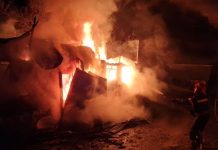 Casă în flăcări la Nereju