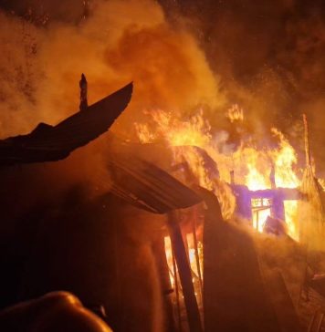 O casă din Tulnici a luat foc în noaptea Ajunului Crăciunului