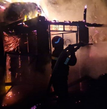 Tragedie în noaptea Crăciunului: o femeie din Bogza, găsită carbonizată în propria locuință / 6 persoane evacuate în urma unui incendiu la Doaga