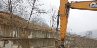 FOTO Lucrări pentru protecția malurilor Zăbalei, la Năruja