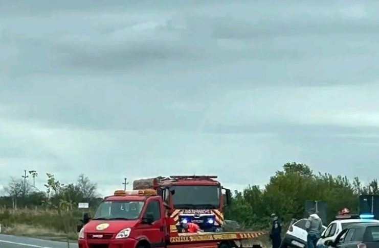 O mașină a ieșit în decor aproape de Bolotești
