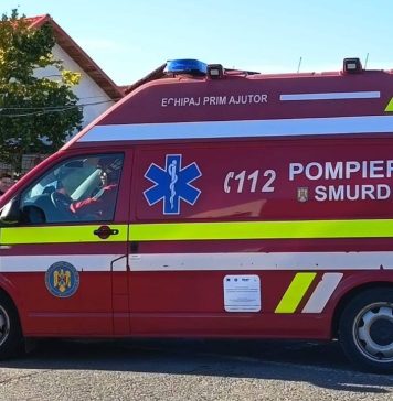 ULTIMA ORĂ Persoană în stare de inconștiență, scoasă de sub un mal de pământ