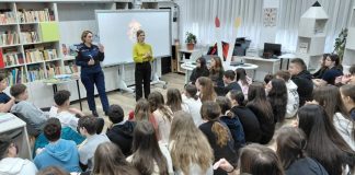 FOTO Activitate antidrog la Școala „Anghel Saligny” din Focșani: ”Respiră viață, nu iluzii!”