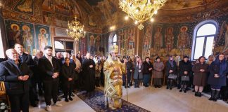 FOTO Arhiepiscopul Ciprian a slujit la biserica din satul Făurei