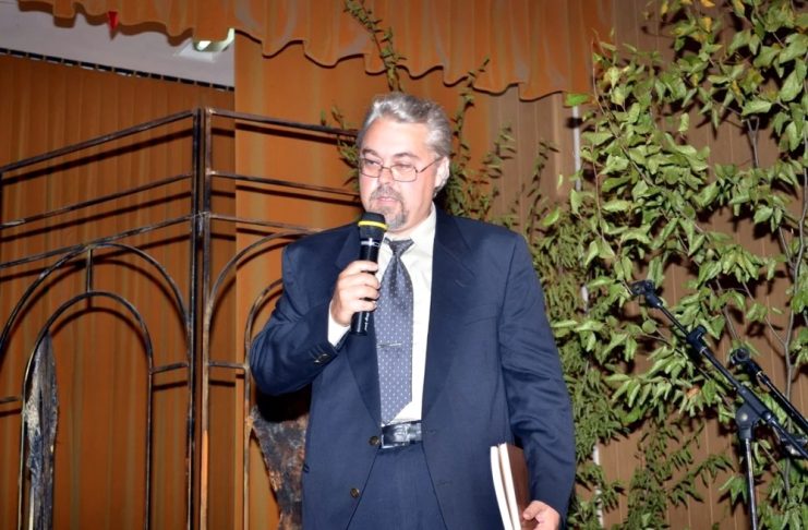 A murit profesorul și scriitorul focșănean Florinel Agafiței