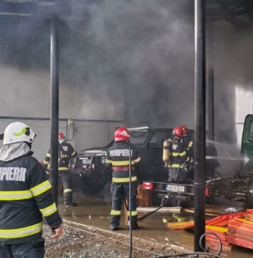 ULTIMA ORĂ Incendiu la o hală din Focșani