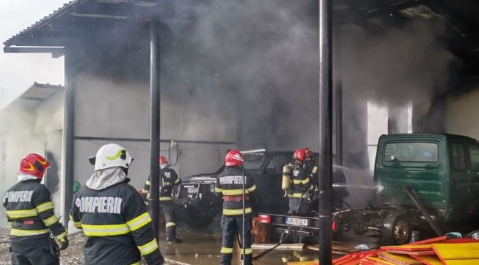 ULTIMA ORĂ Incendiu la o hală din Focșani