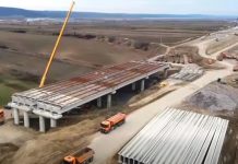 VIDEO Mobilizare și pe șantierul lotului 2 al Autostrăzii Focșani-Bacău / S-ar putea circula pe A7 până la Adjud, în acest an