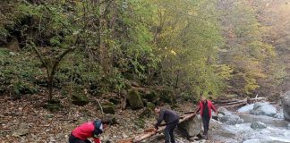 FOTO Salvamont Vrancea: măsuri pentru creșterea siguranței turiștilor și întreținerea traseelor montane