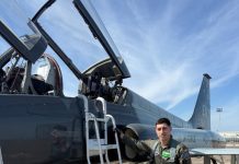 Un pilot militar născut în Tulnici, cel mai tânăr instructor la un centru NATO de formare a piloților de luptă