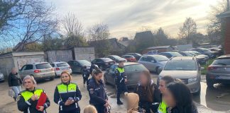 FOTO Acțiuni ale polițiștilor pentru creșterea siguranței școlare în municipiul Focșani