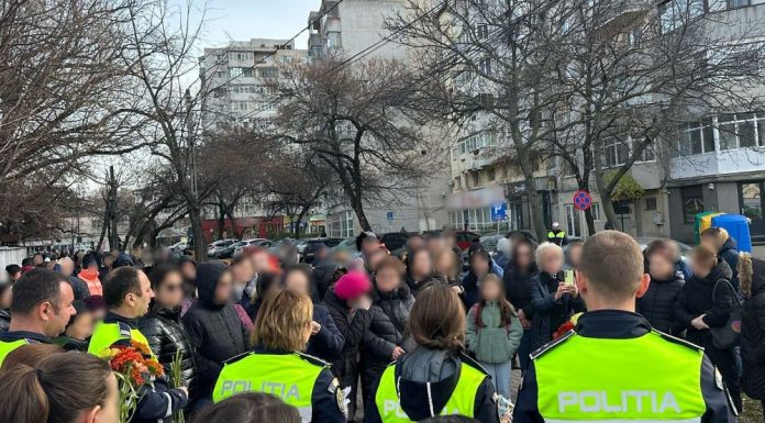 FOTO Acțiuni de prevenire de Ziua Internațională pentru Eliminarea Violenței împotriva Femeilor / Violența produce victime! Vocea ta salvează vieți!