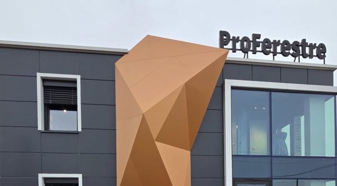 FOTO S-a deschis noul showroom ProFerestre Adjud / Stil, eleganță, profesionalism