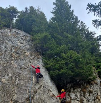 FOTO Salvamontiștii vrânceni, pregătire complexă în Munții Bucegi