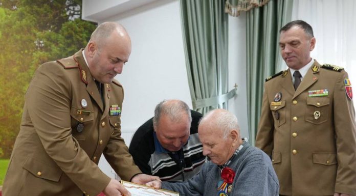 FOTO Veteran de război, sărbătorit la împlinirea vârstei de 102 ani