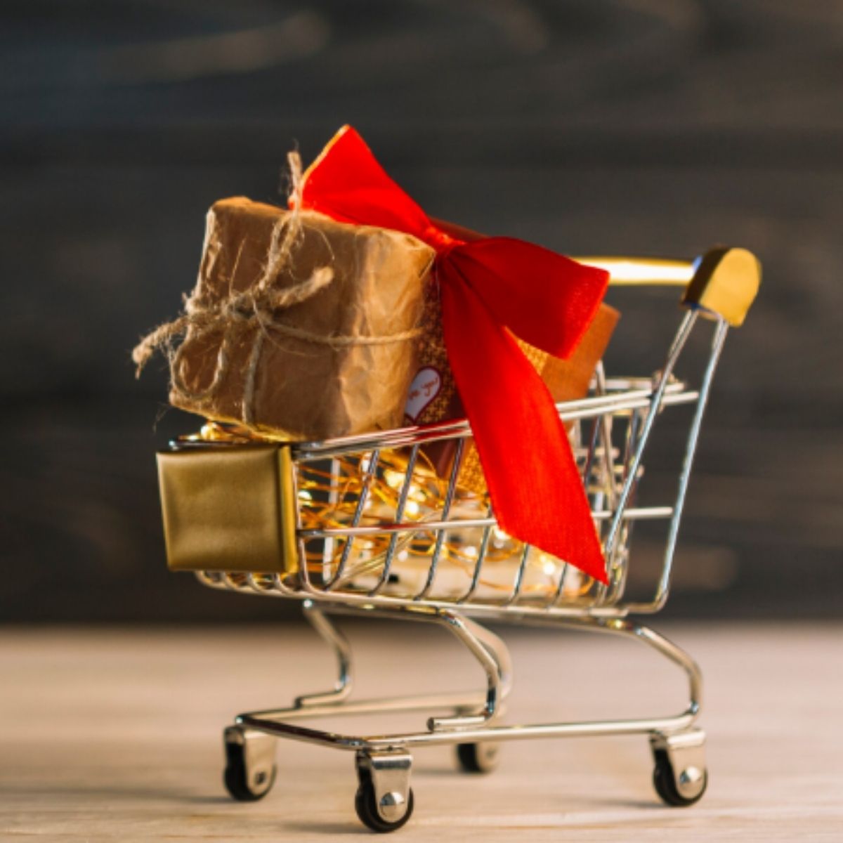 Echilibrul sărbătorilor sau cum să întâmpini Anul Nou frumos, fără a fi bogat. Source: Freepik