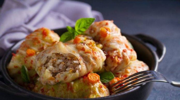 Sarmalele rămân în centrul gastronomiei naționale – ce loc ocupă micii, papanașii și fasolea cu ciolan