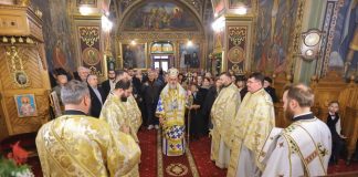 FOTO Sfântul Ierarh Nicolae, cinstit în două parohii vrâncene