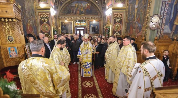 FOTO Sfântul Ierarh Nicolae, cinstit în două parohii vrâncene