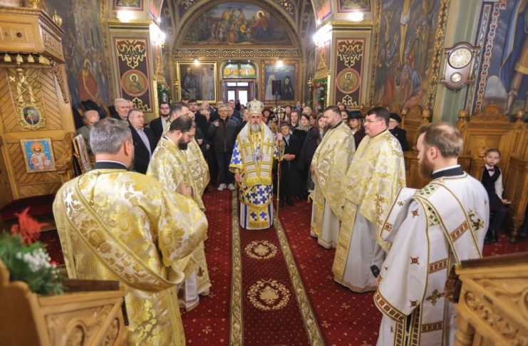 FOTO Sfântul Ierarh Nicolae, cinstit în două parohii vrâncene