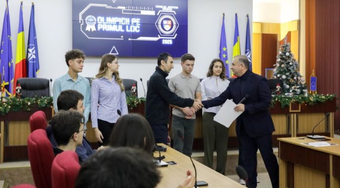 FOTO-VIDEO Consiliul Județean Vrancea premiază excelența în educație și sport: elevi medaliați, alături de profesorii lor