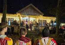 VIDEO-FOTO Colinde, obiceiuri, meșteșuguri populare și bună dispoziție, la Târgul de Crăciun din Crângul Petrești: Tradițiile ne adună, bucuria ne unește