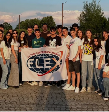 Oportunitate pentru liceeni: se fac înscrieri la bursele Future Leaders Exchange Program (FLEX)