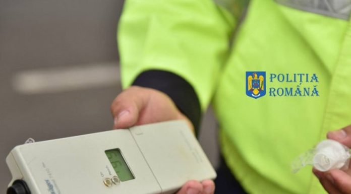 O șoferiță din Mehedinți, sub influența alcoolului, a lovit un autoturism în Milcovul și a fugit