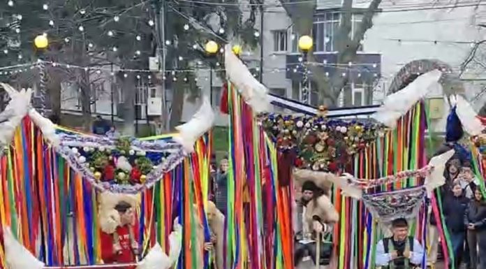VIDEO Sărbătoare la Adjud / Colegiul Balș a organizat Festivalul-Concurs ”Tradiții și Obiceiuri Românești”