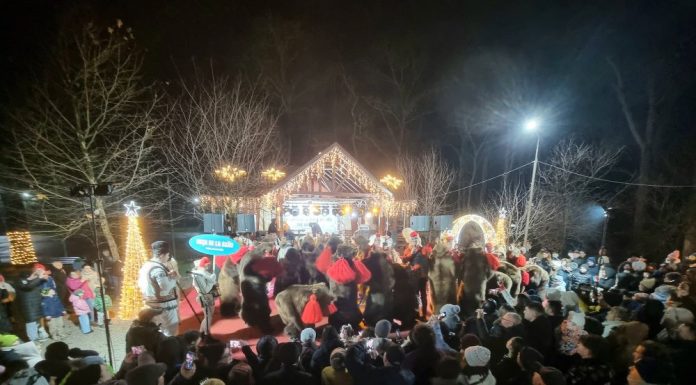 Ultima seară de festival, astăzi, în Crângul Petrești: colinde, obiceiuri și muzică folk